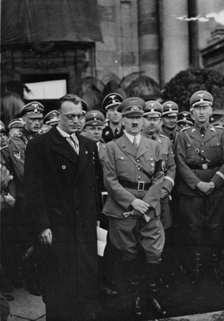 Description: D:\Users\MichaelN\Pictures\_Temp\Germany\Adolf Hitler\Adolf Hitler-Bundesarchiv Bild 119-5243, Wien, Arthur Seyß-Inquart, Adolf Hitler.jpg.JPG