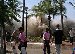 Description: Description: Description: Description: http://upload.wikimedia.org/wikipedia/commons/thumb/2/2d/2004-tsunami.jpg/250px-2004-tsunami.jpg