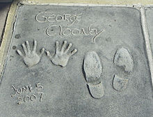 Description: Description: Description: http://upload.wikimedia.org/wikipedia/commons/thumb/2/20/GeorgeClooneyGraumanHandFootprintsOct10.jpg/220px-GeorgeClooneyGraumanHandFootprintsOct10.jpg